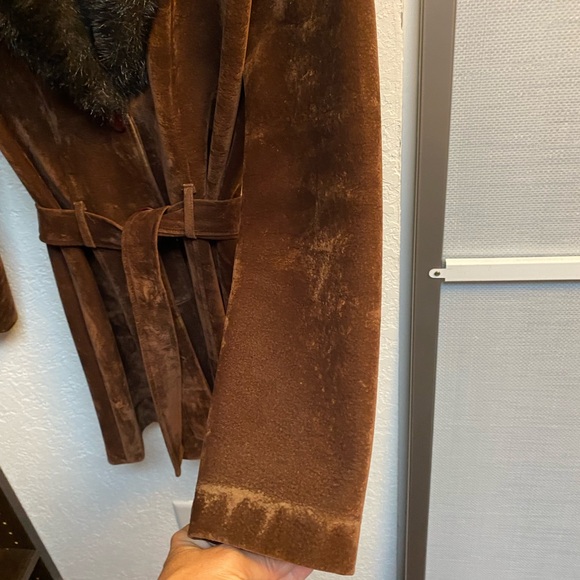 Elegant Brown Faux Fur Trimmed Coat - Picture 5 of 5